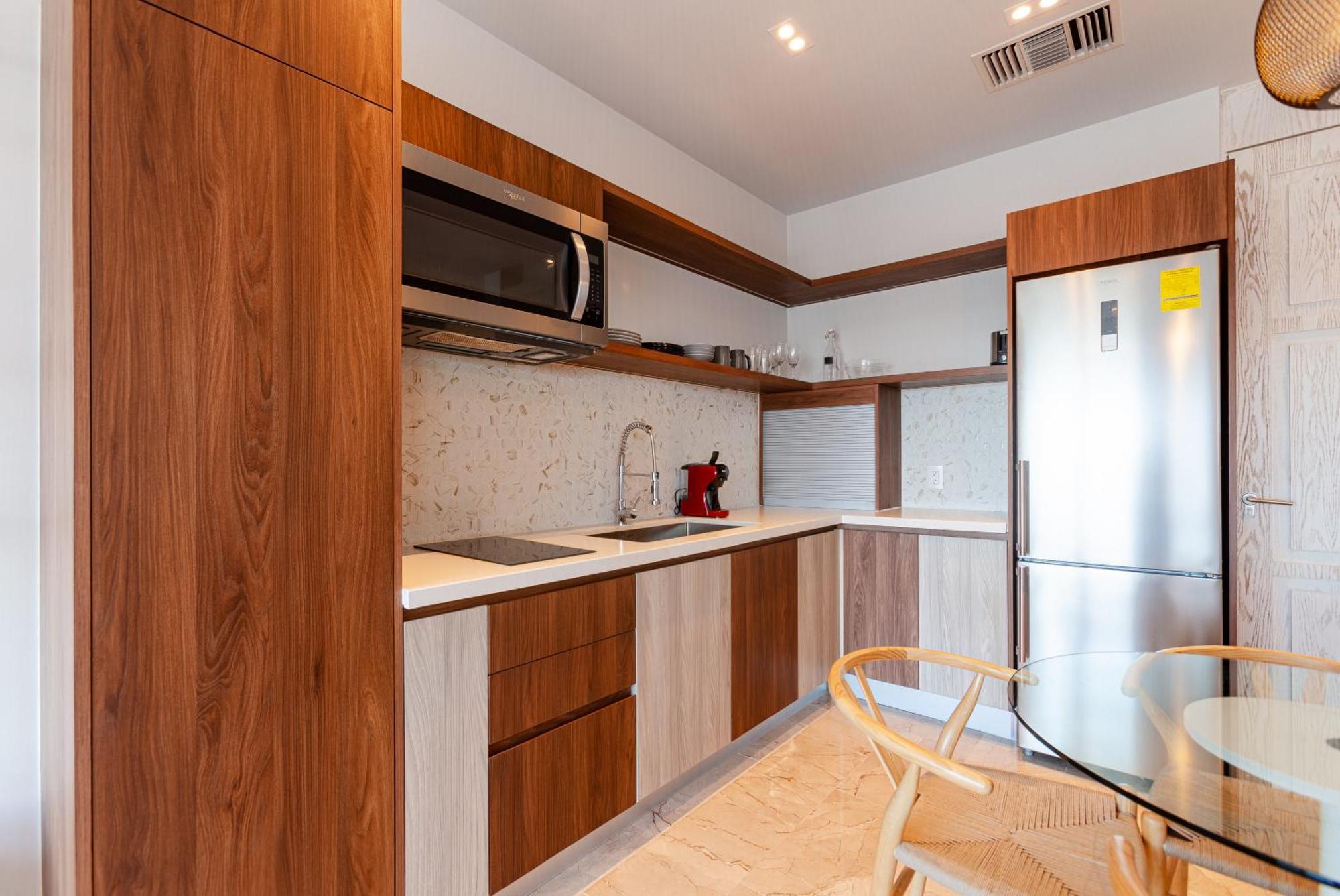 Căn hộ Luxury 1bedroom/amazing Ocean View/prime Location *