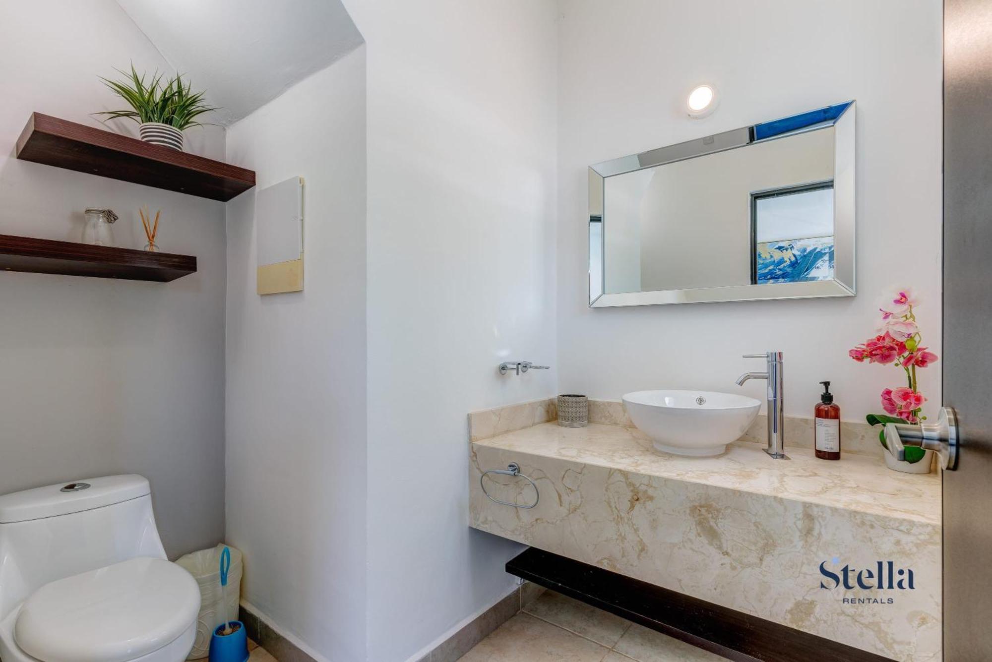 Private Roof With Bbq Shared Pool And Playground Apartment