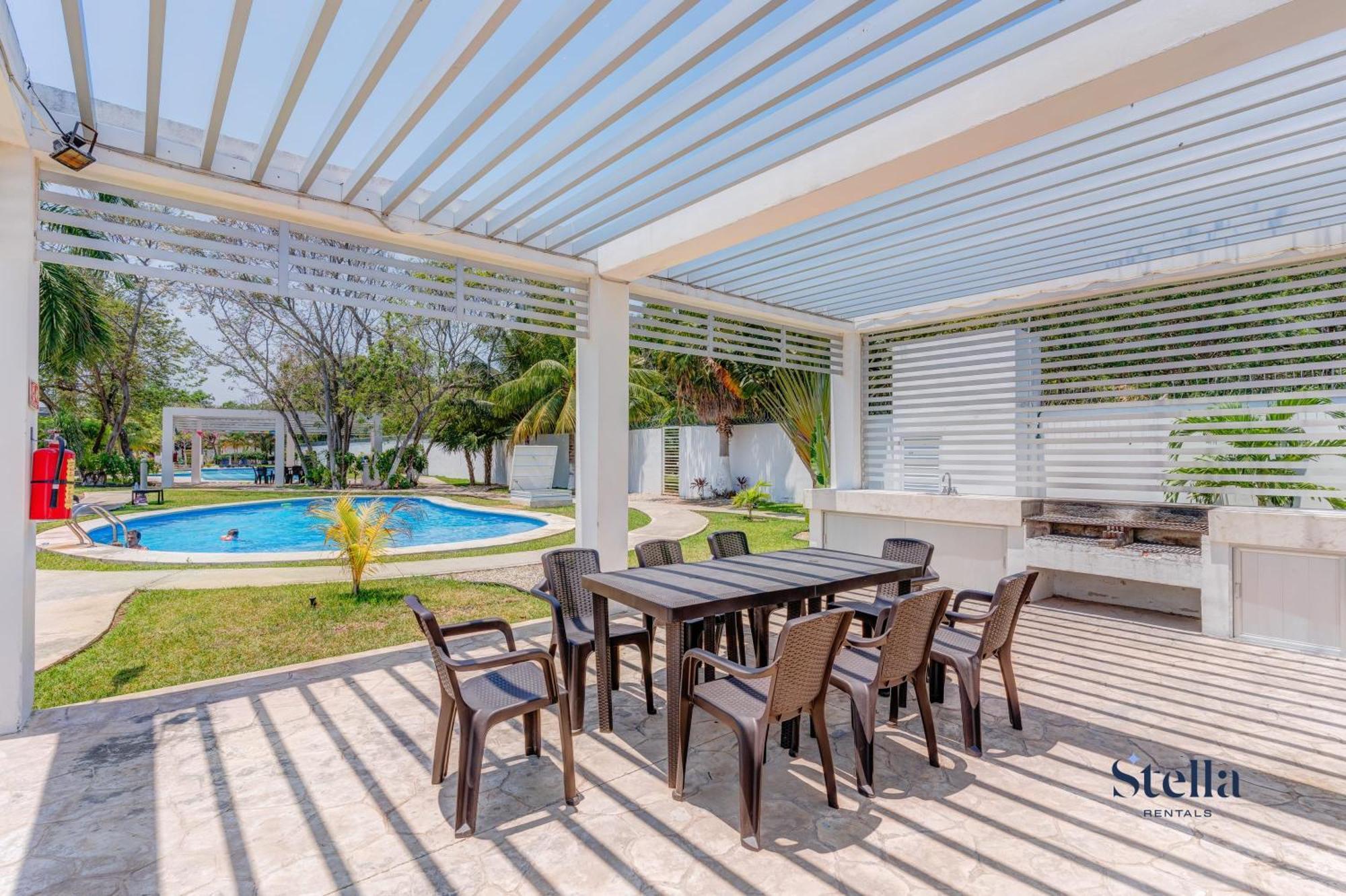 Apartment Private Roof With Bbq Shared Pool And Playground *