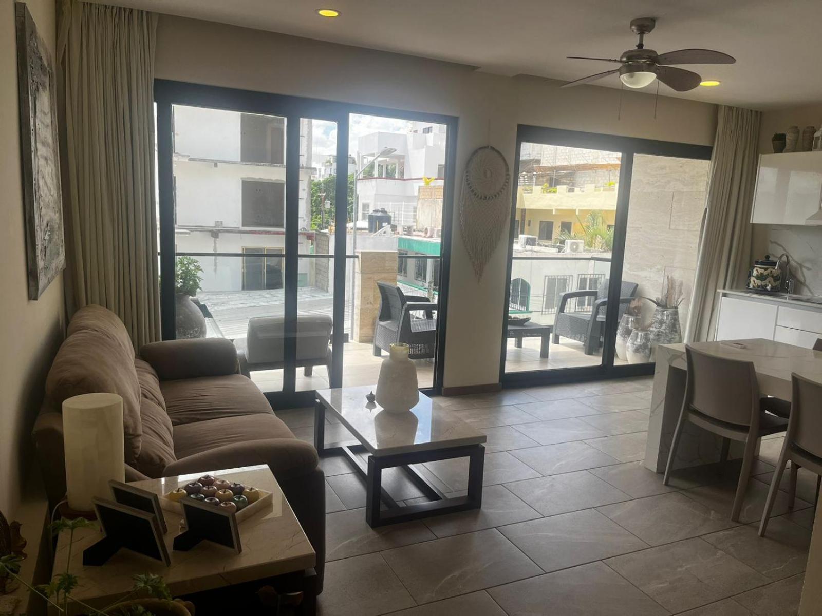 En Grand Fifty De Carola Sencebe Playa del Carmen