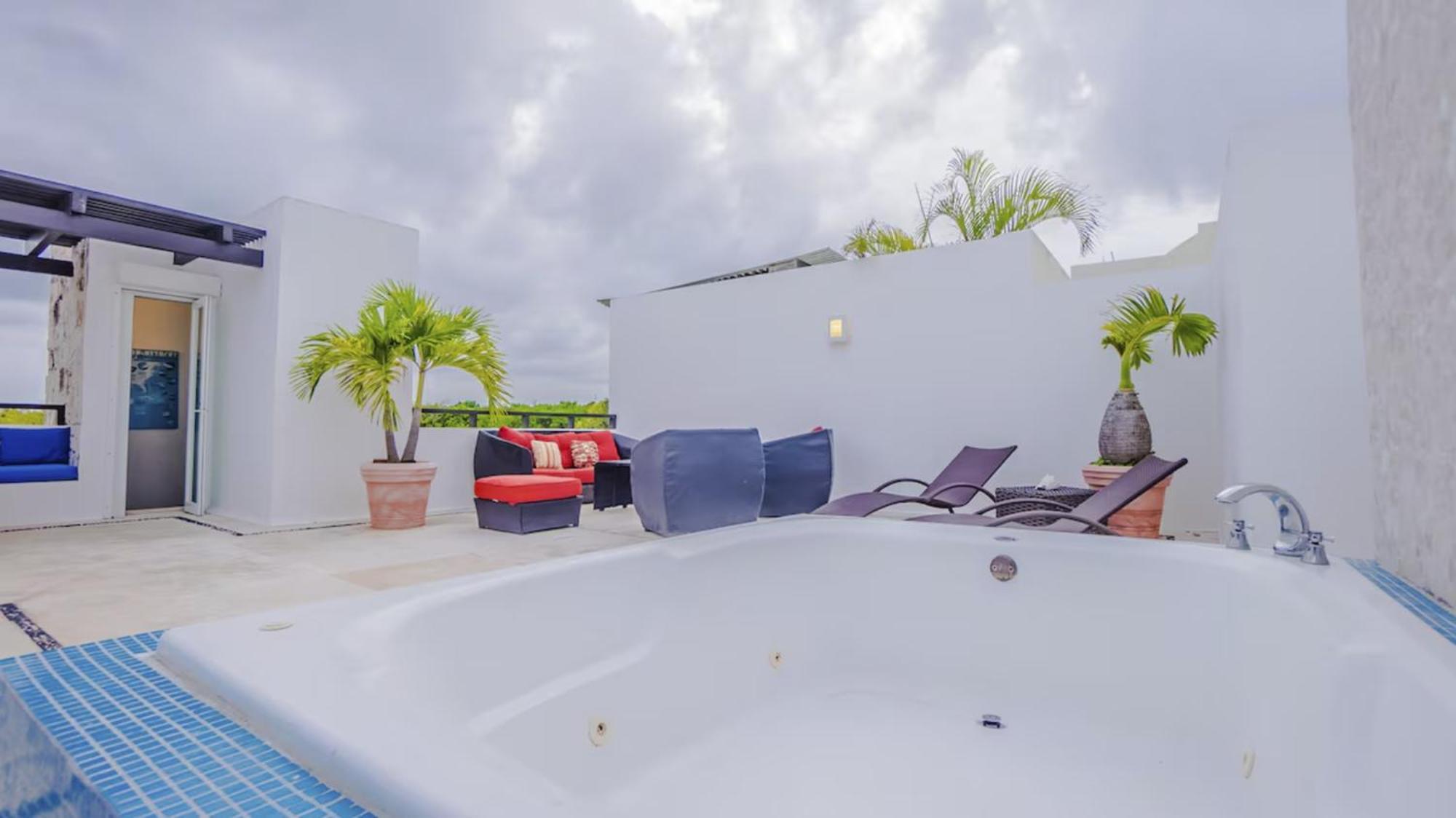 Luxury 2 Level Penthouse With 2 Bedroom - Only 3 Blocks From The - Meridian 310 Holiday home