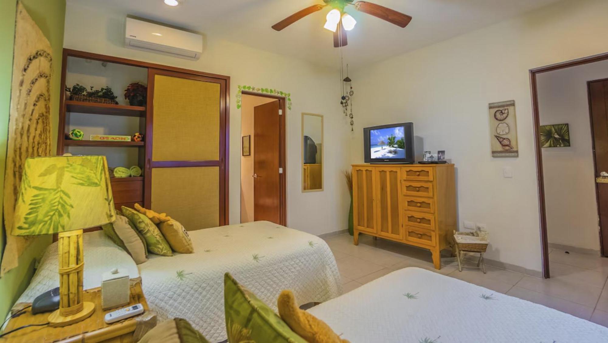 Luxury 2 Level Penthouse With 2 Bedroom - Only 3 Blocks From The - Meridian 310 Playa del Carmen