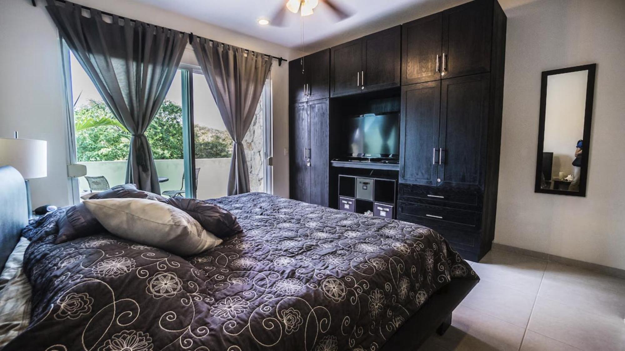 Luxury 2 Level Penthouse With 2 Bedroom - Only 3 Blocks From The - Meridian 310