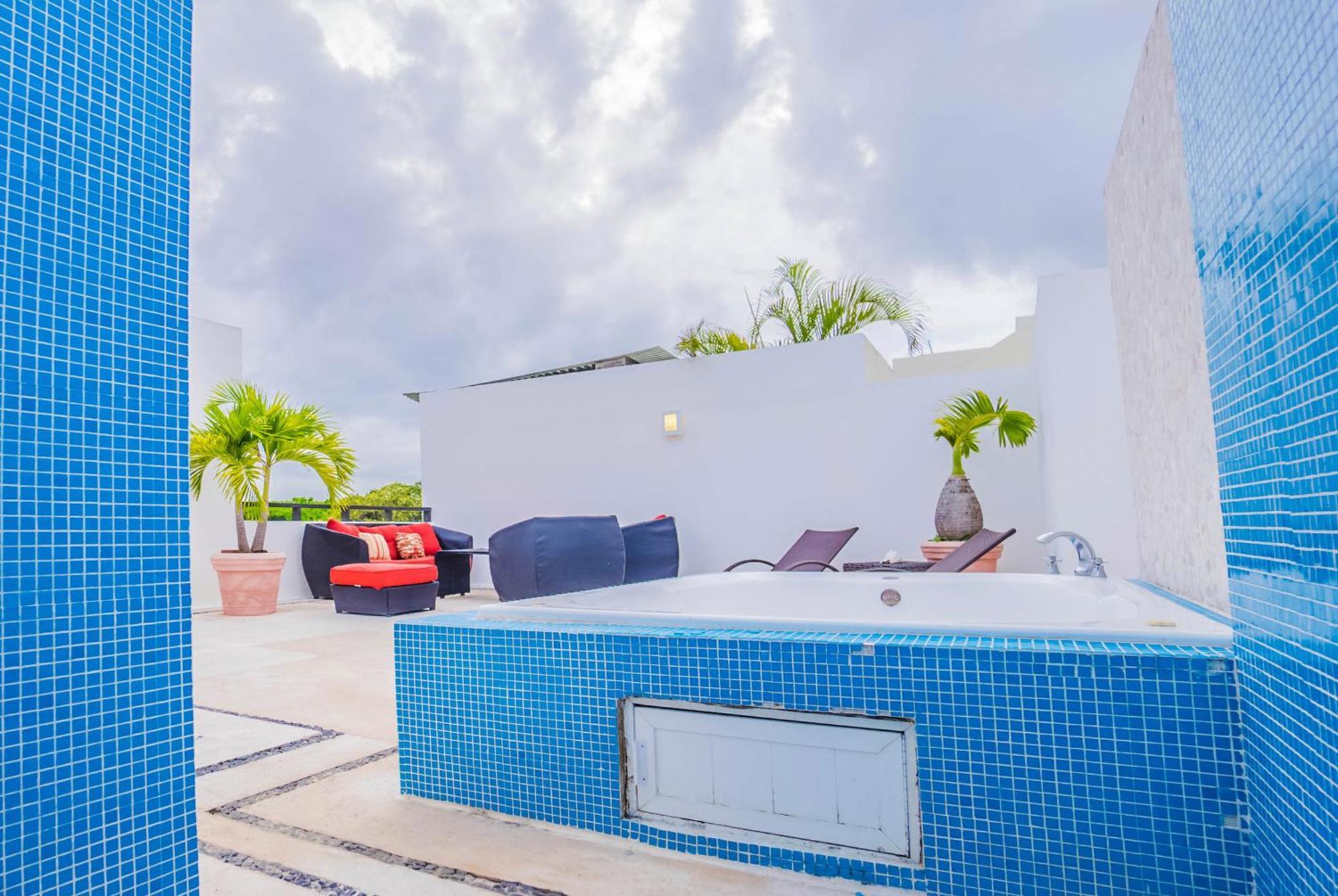 Luxury 2 Level Penthouse With 2 Bedroom - Only 3 Blocks From The - Meridian 310