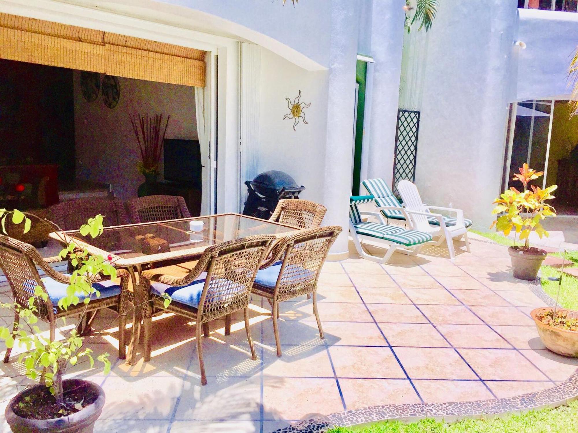 Casa de hóspedes Deluxe Jacuzzi Balcony With Swimming Pool Air Conditioning And Parking 3*