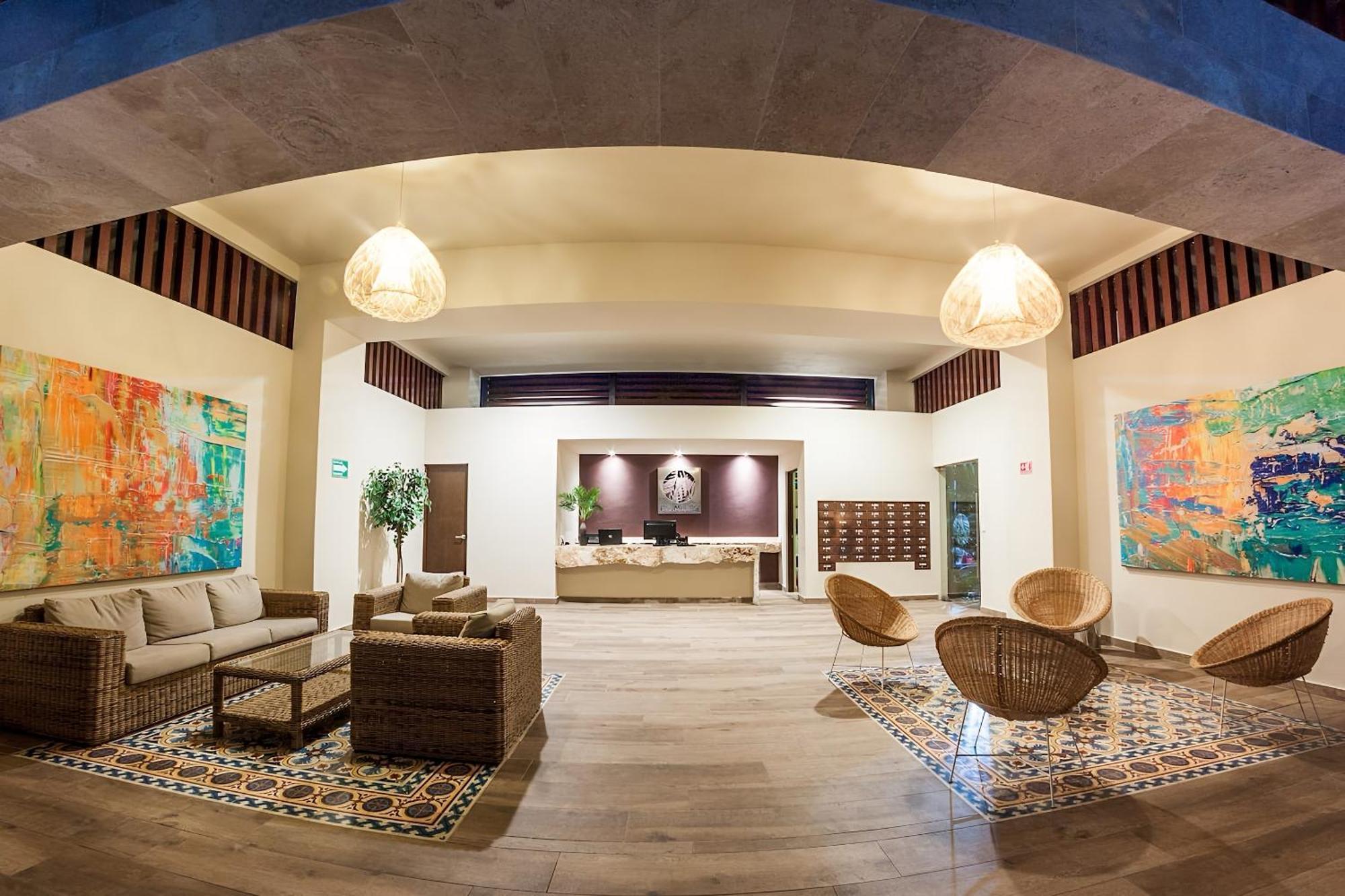 Tropical 3br Pool Near 5th Avenue & Apartment