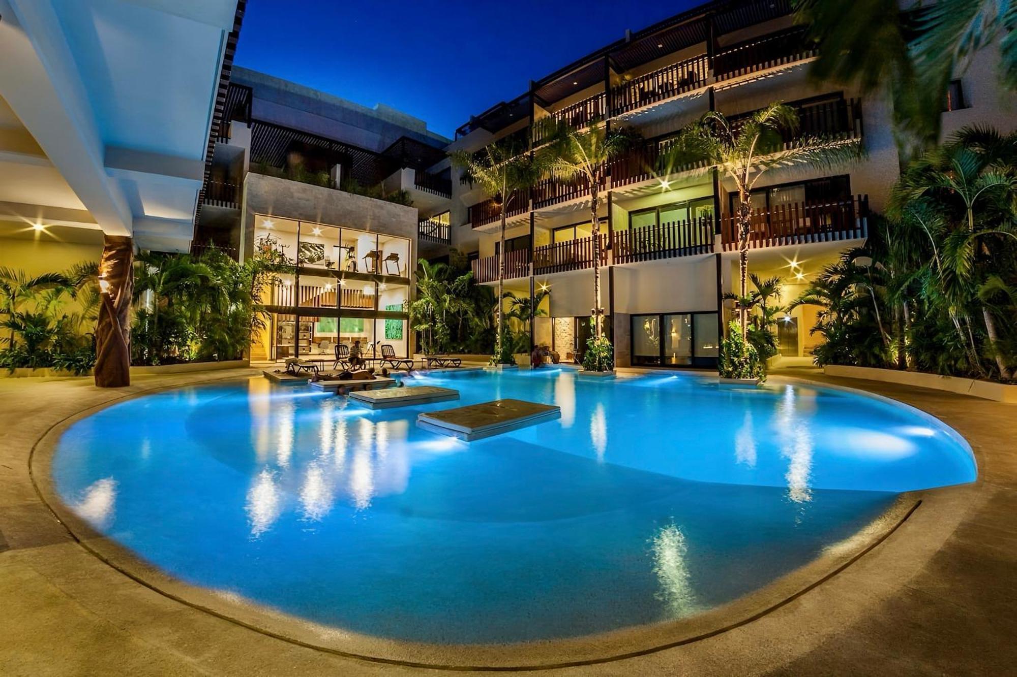 Tropical 3br Pool Near 5th Avenue & Apartment Playa del Carmen