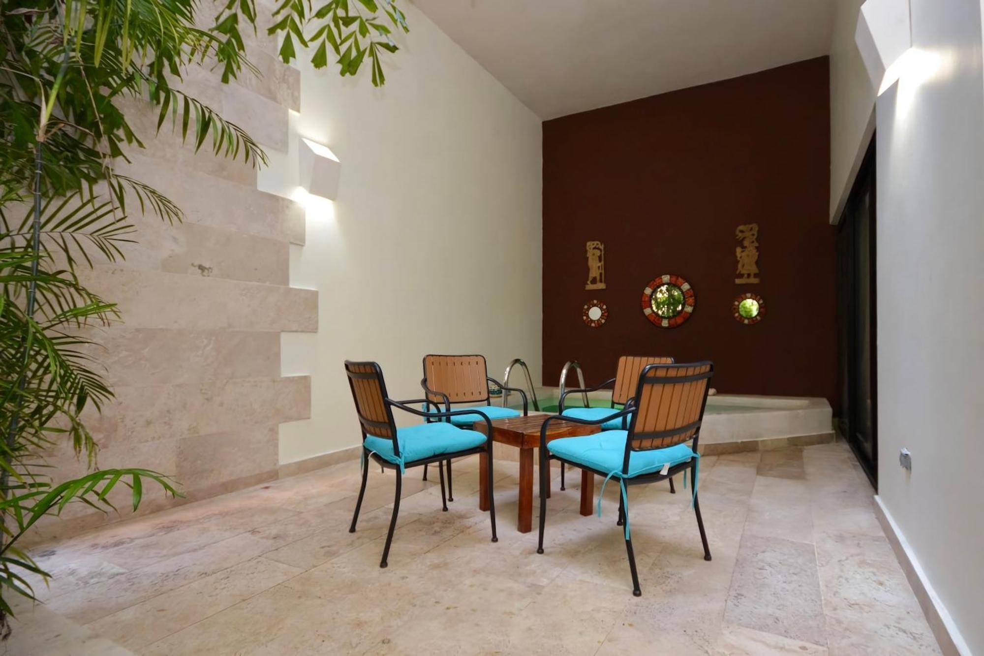 Tropical 3br Pool Near 5th Avenue & *