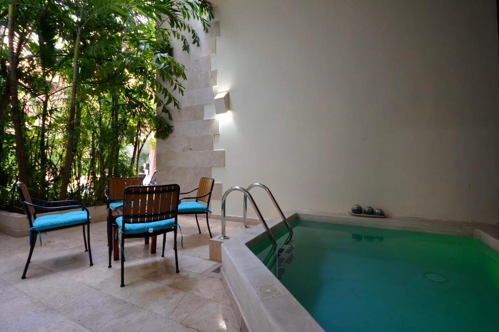 Tropical 3br Pool Near 5th Avenue & Apartment *