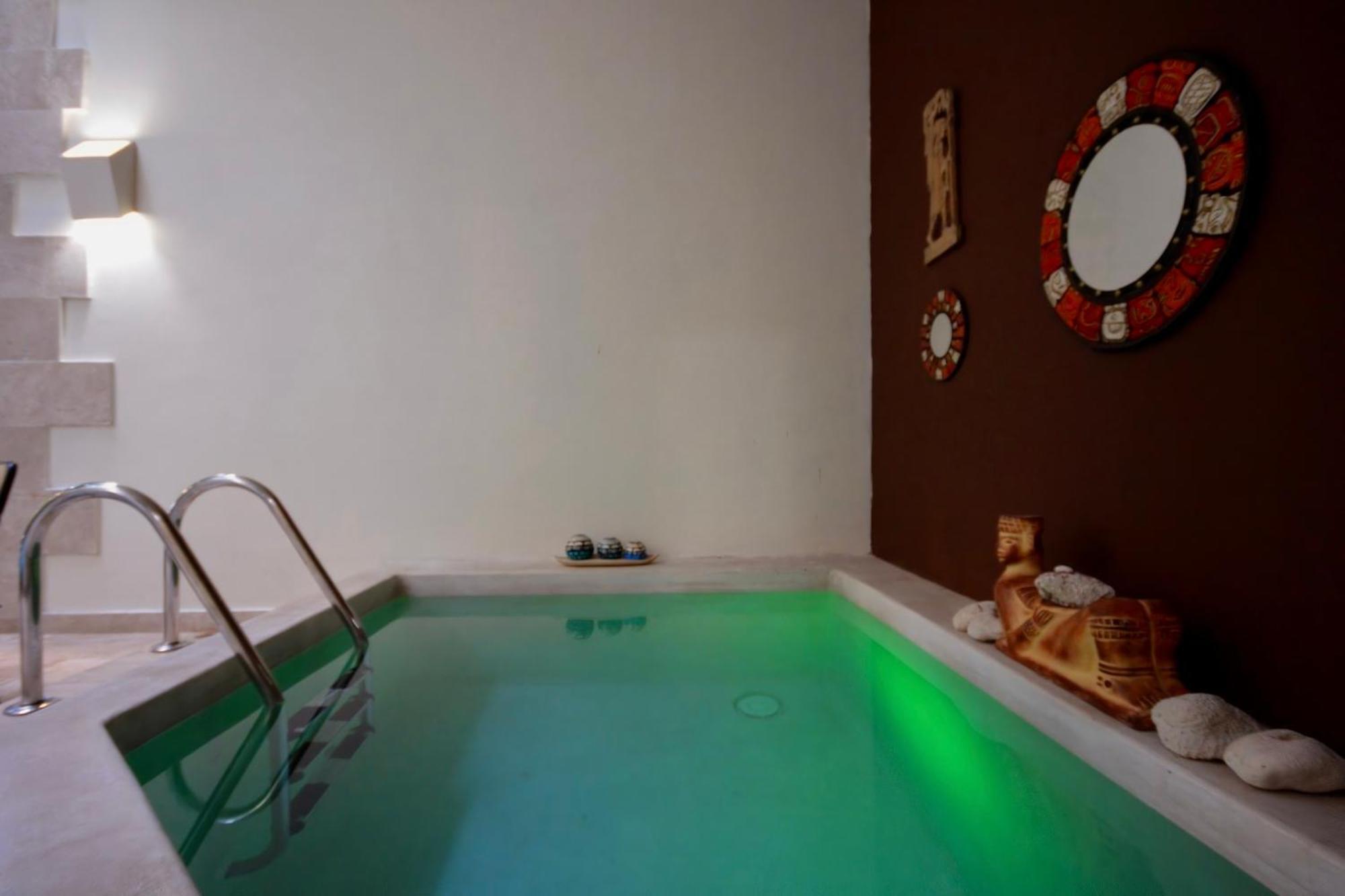 Tropical 3br Pool Near 5th Avenue & *