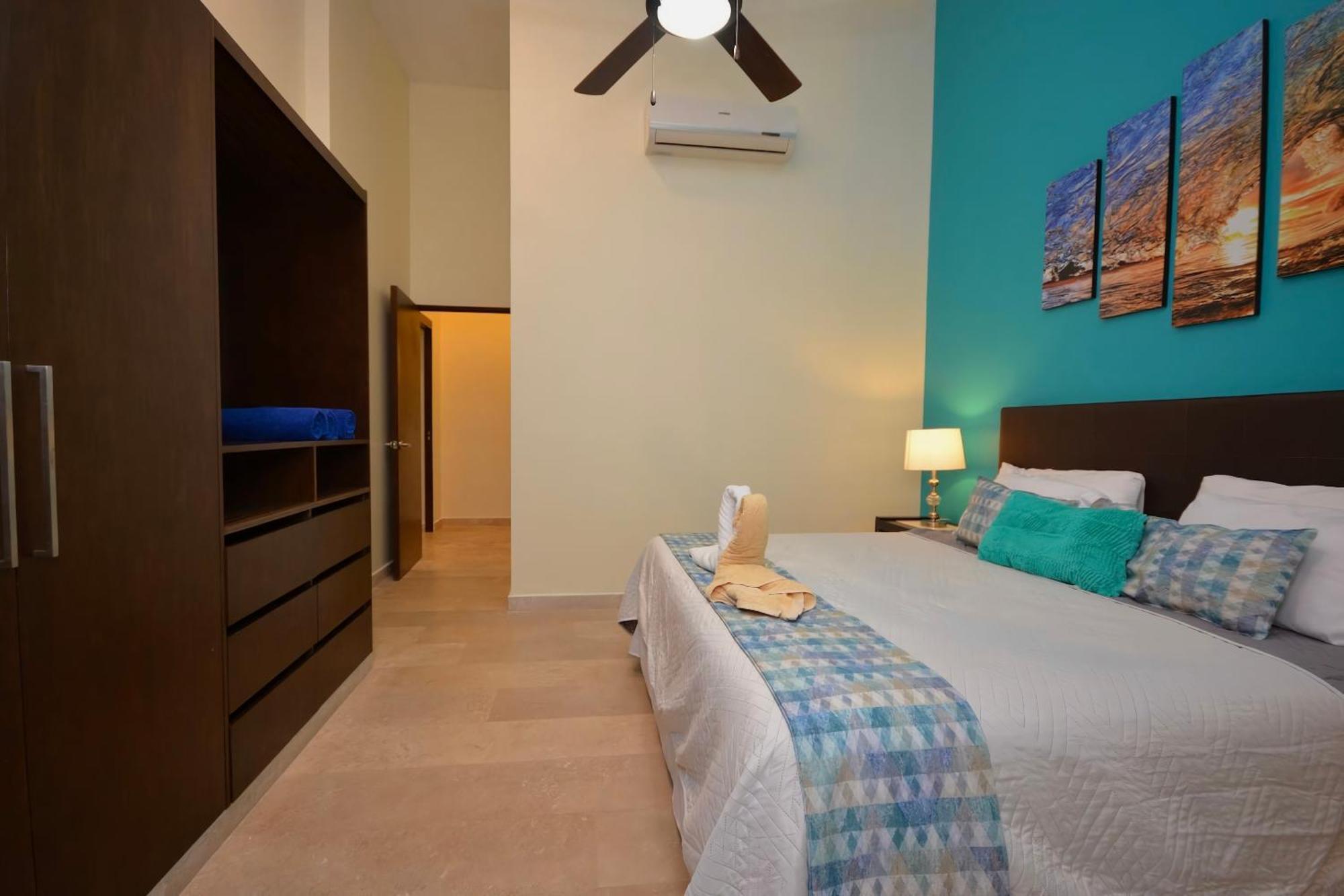 Tropical 3br Pool Near 5th Avenue &