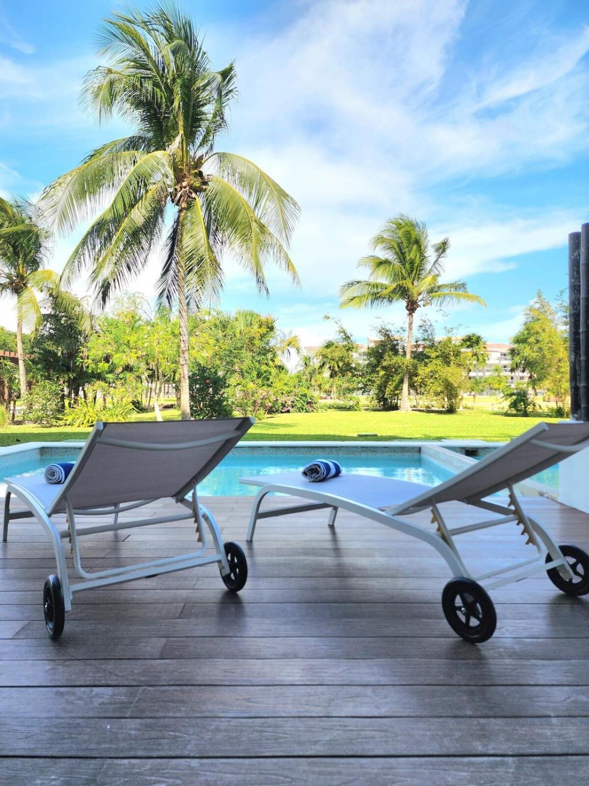 Apartment Luxury Swim-up And Private Club *