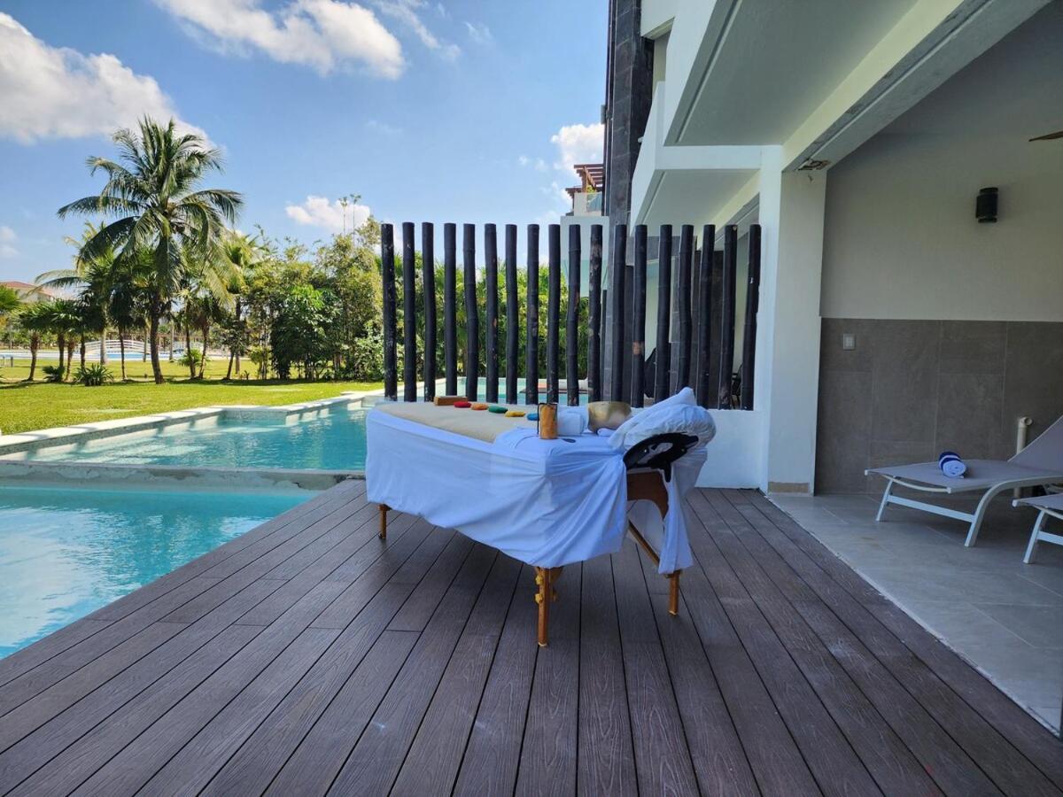 Luxury Swim-up And Private Club * Playa del Carmen