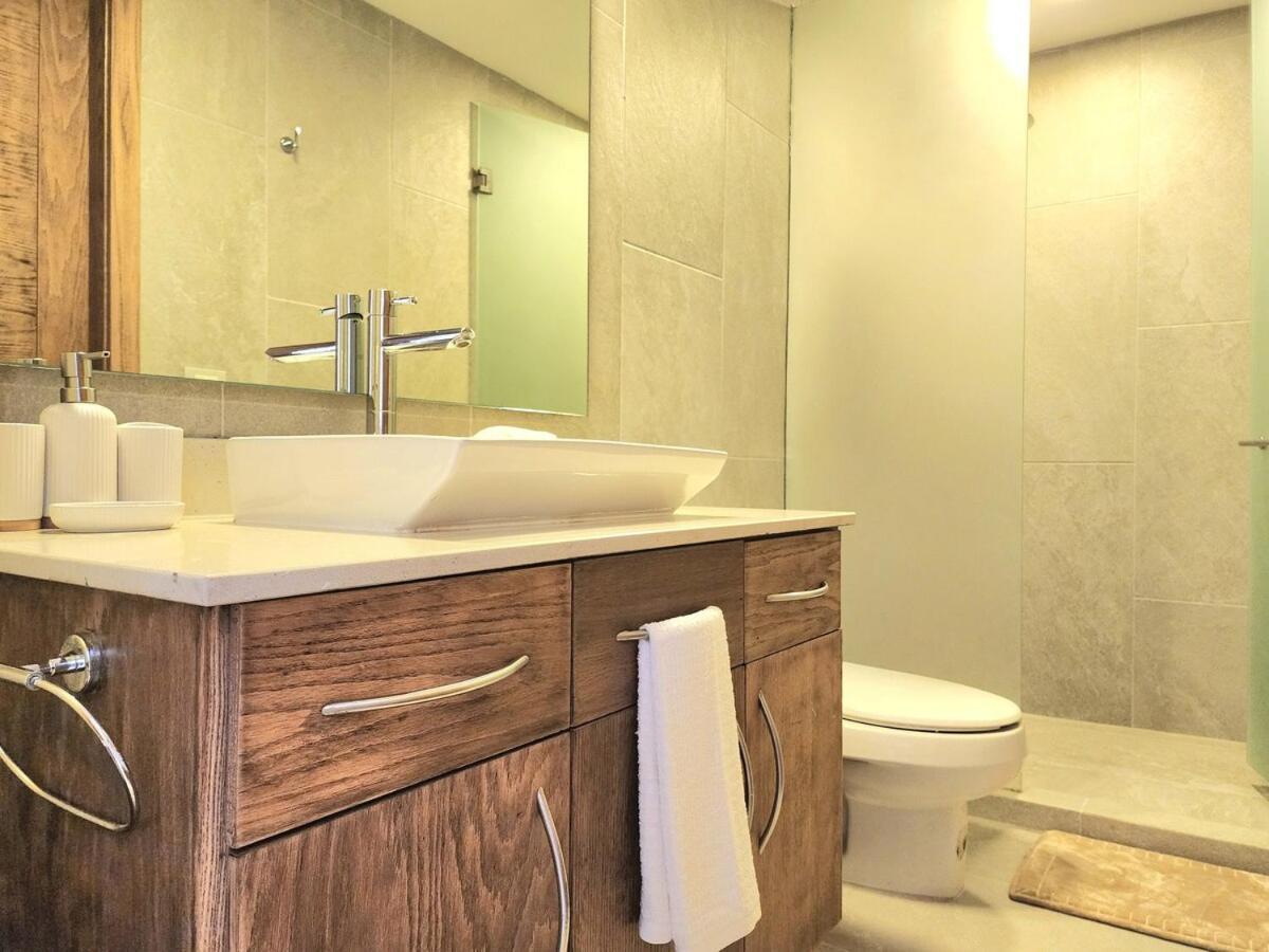 Apartment Luxury Swim-up And Private Club *