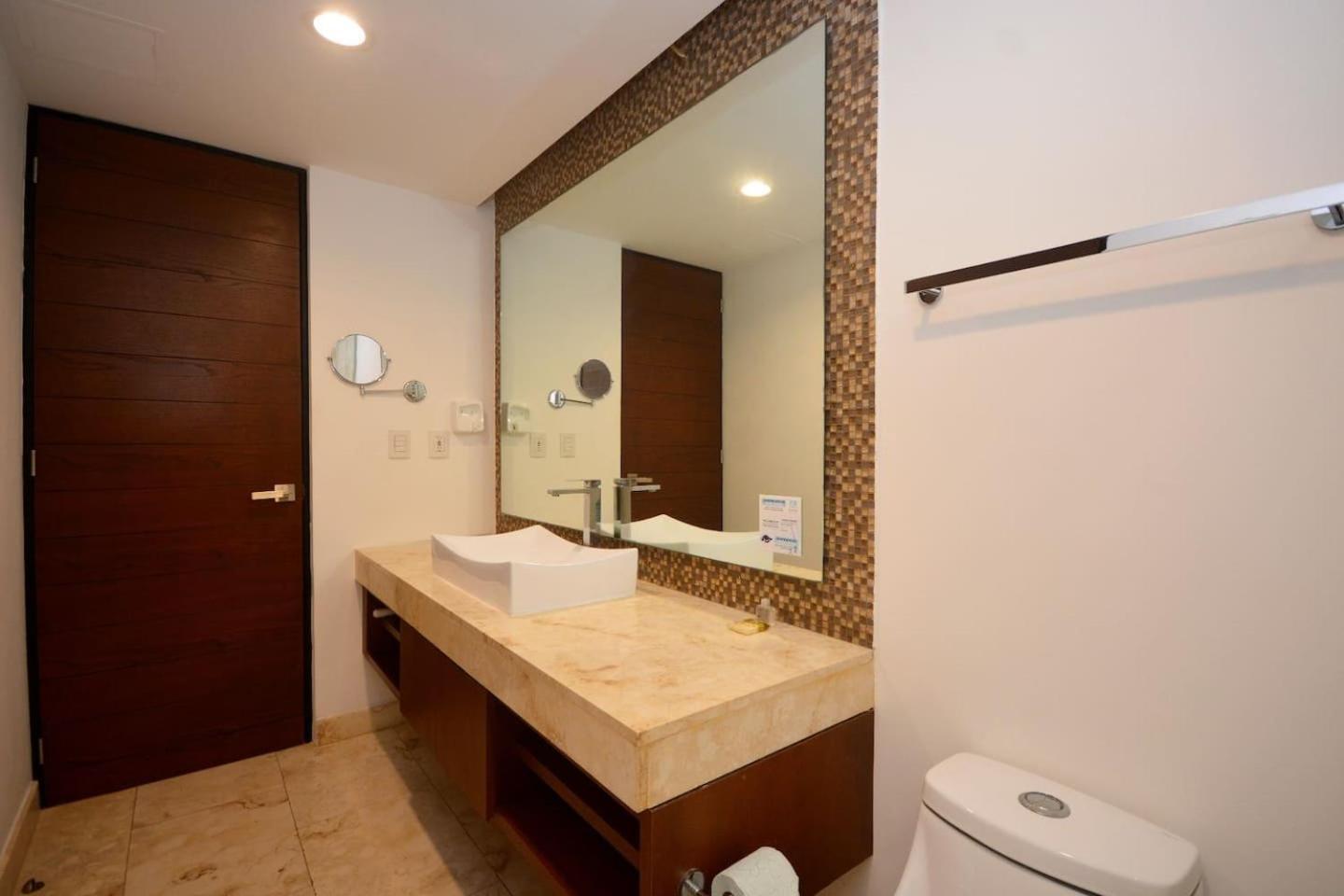 Fabulous In The Center Of Playa Apartment