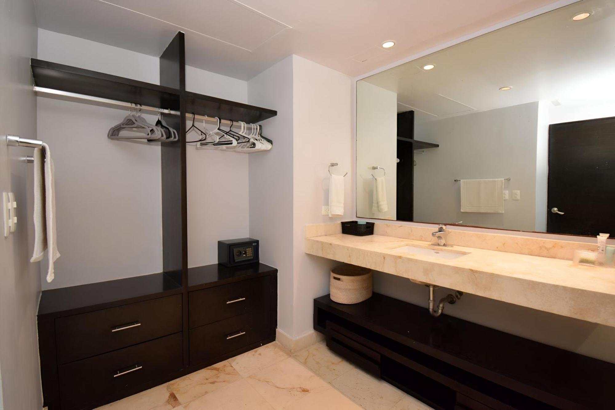 Apartment Beachfront Location At Elements