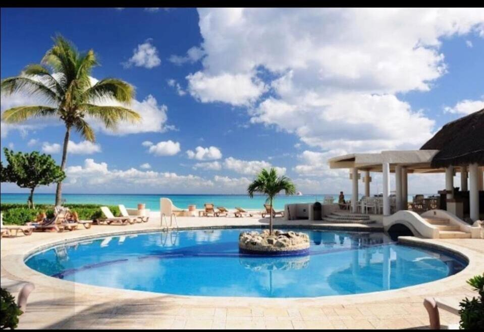 Beachfront 1 Bedroom Ocean View Apartment
