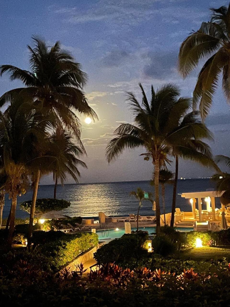 Beachfront 1 Bedroom Ocean View Apartment Playa del Carmen
