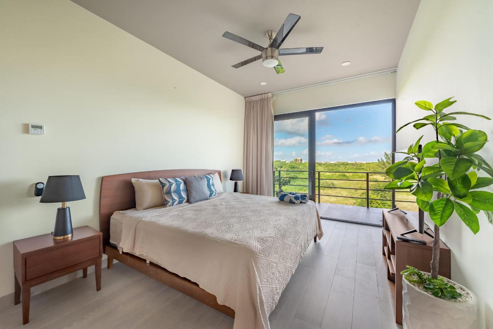 Apartment Luxury 2bd 2ba Ocean View 200m From