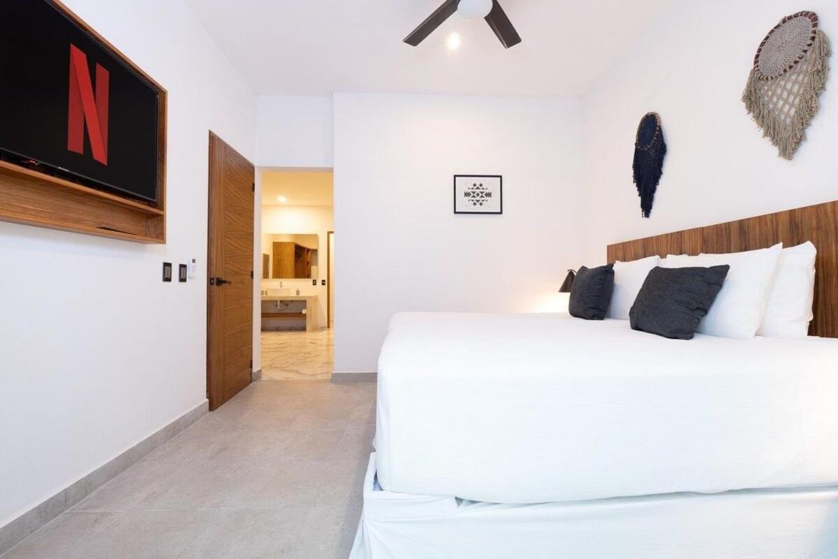 Magnificent One Block From Playacar Playa del Carmen