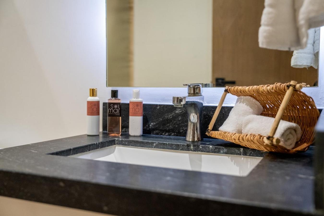 Cozy & W/ Rooftop Infinity Pool & Gym Apartamento Playa del Carmen