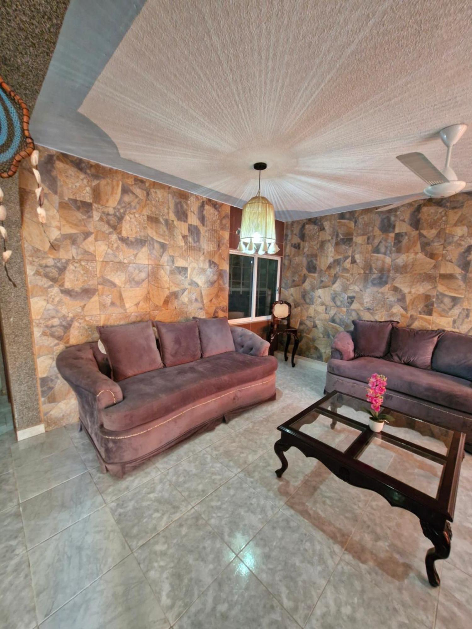 Casa 18 Personas Con Ac, Cocina Y A 10 Min De La Playa