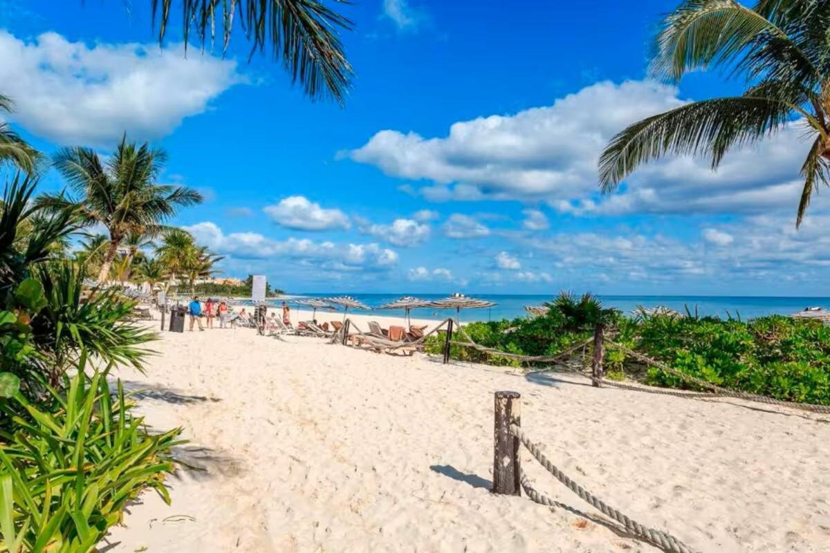 Front 2br 3bath Family Big Pool Jacuzzi Tenis Gym Apartment Playa del Carmen