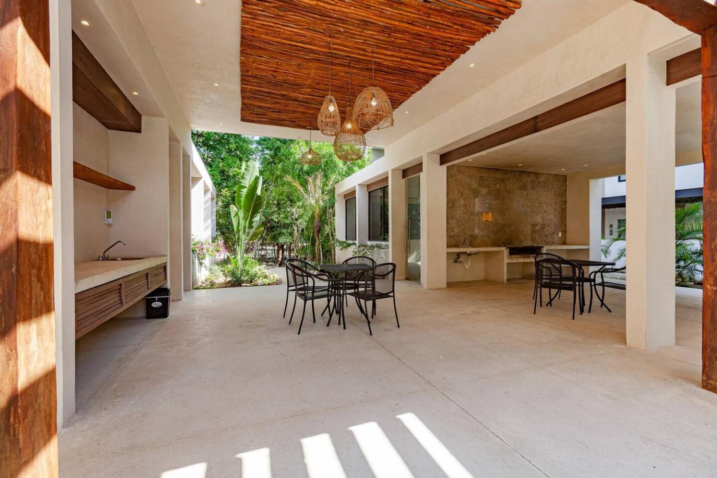 New Coto11gated,gym,pools,playground,12min Playa del Carmen