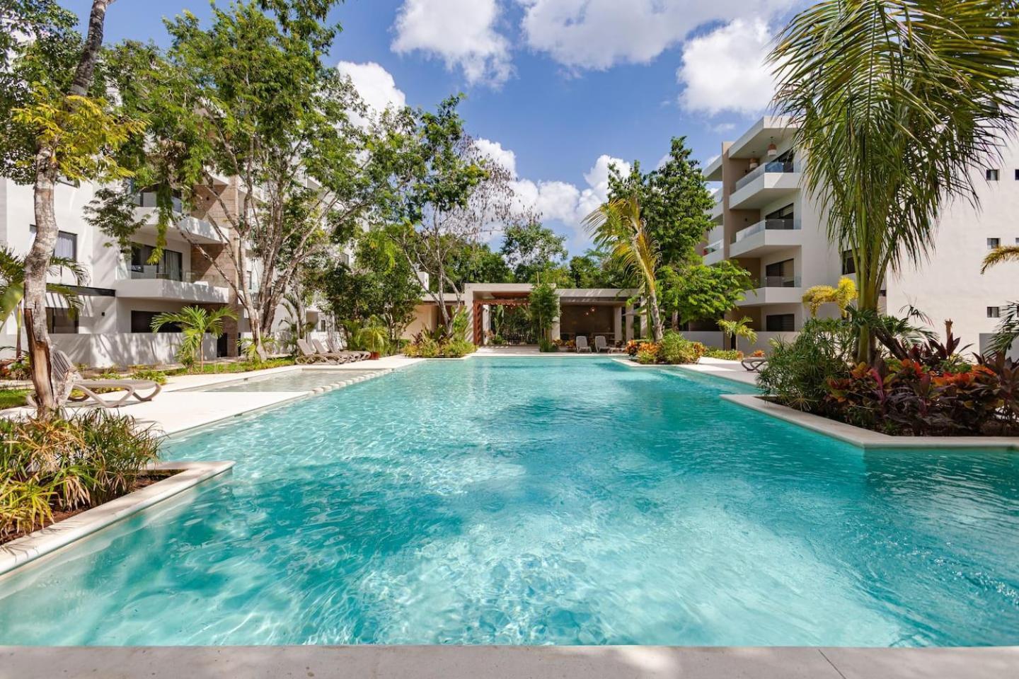 New Coto11gated,gym,pools,playground,12min *