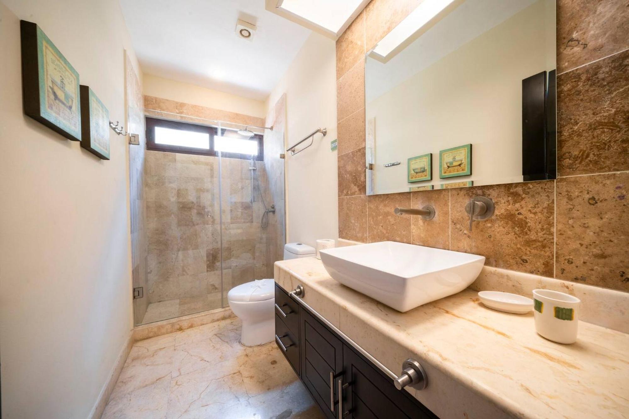 Surf 301 - Luxury Oceanview Beachfront With Gym - At El Faro