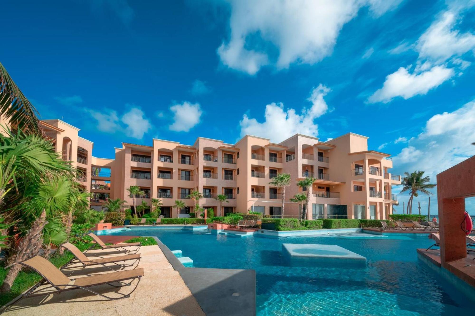 Surf 301 - Luxury Oceanview Beachfront With Gym - At El Faro Holiday home