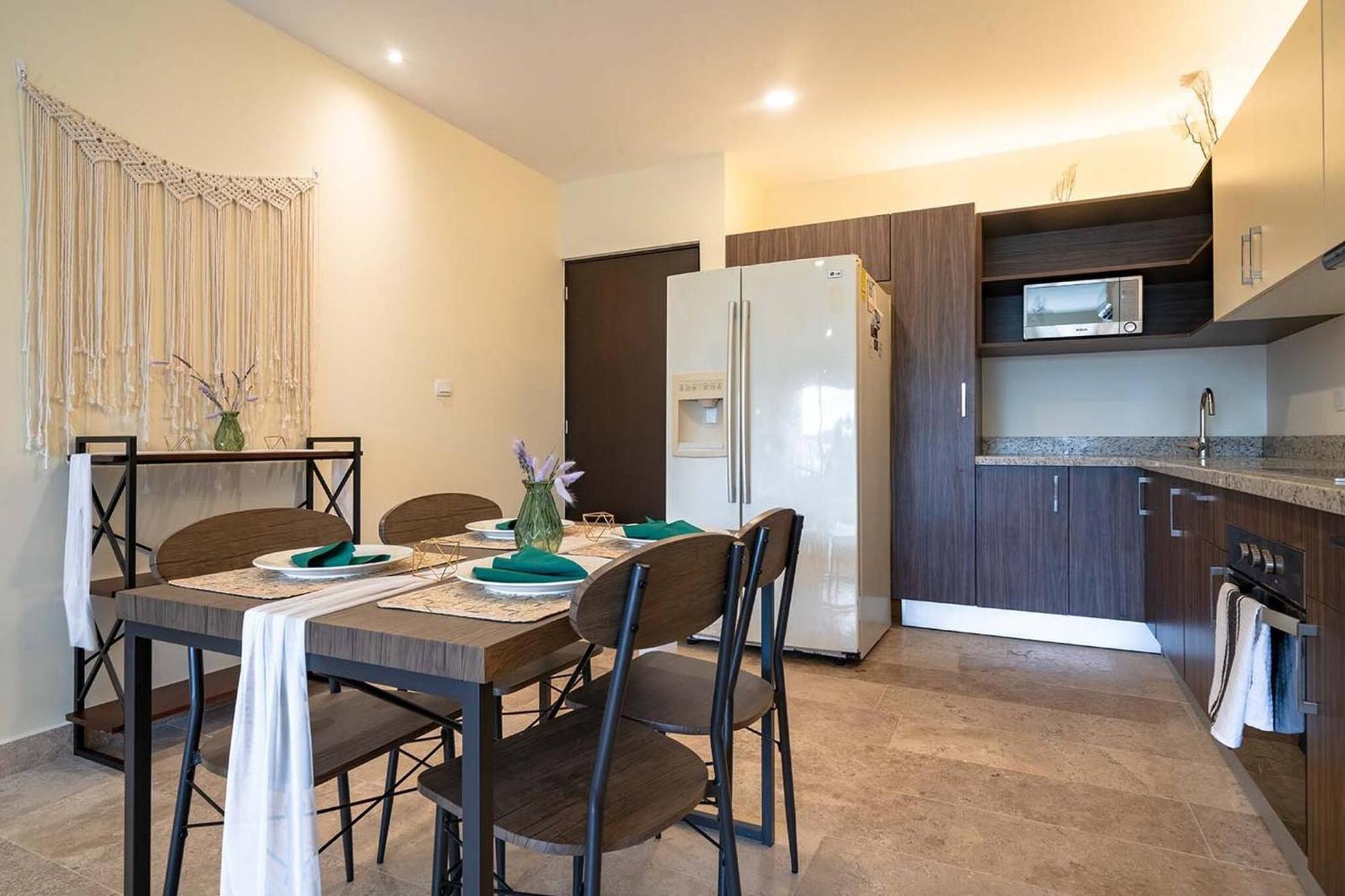 Apartamento Oasis - 2 Bedroom With Pool, Gym, Private Terrace - At Veranto Playa del Carmen