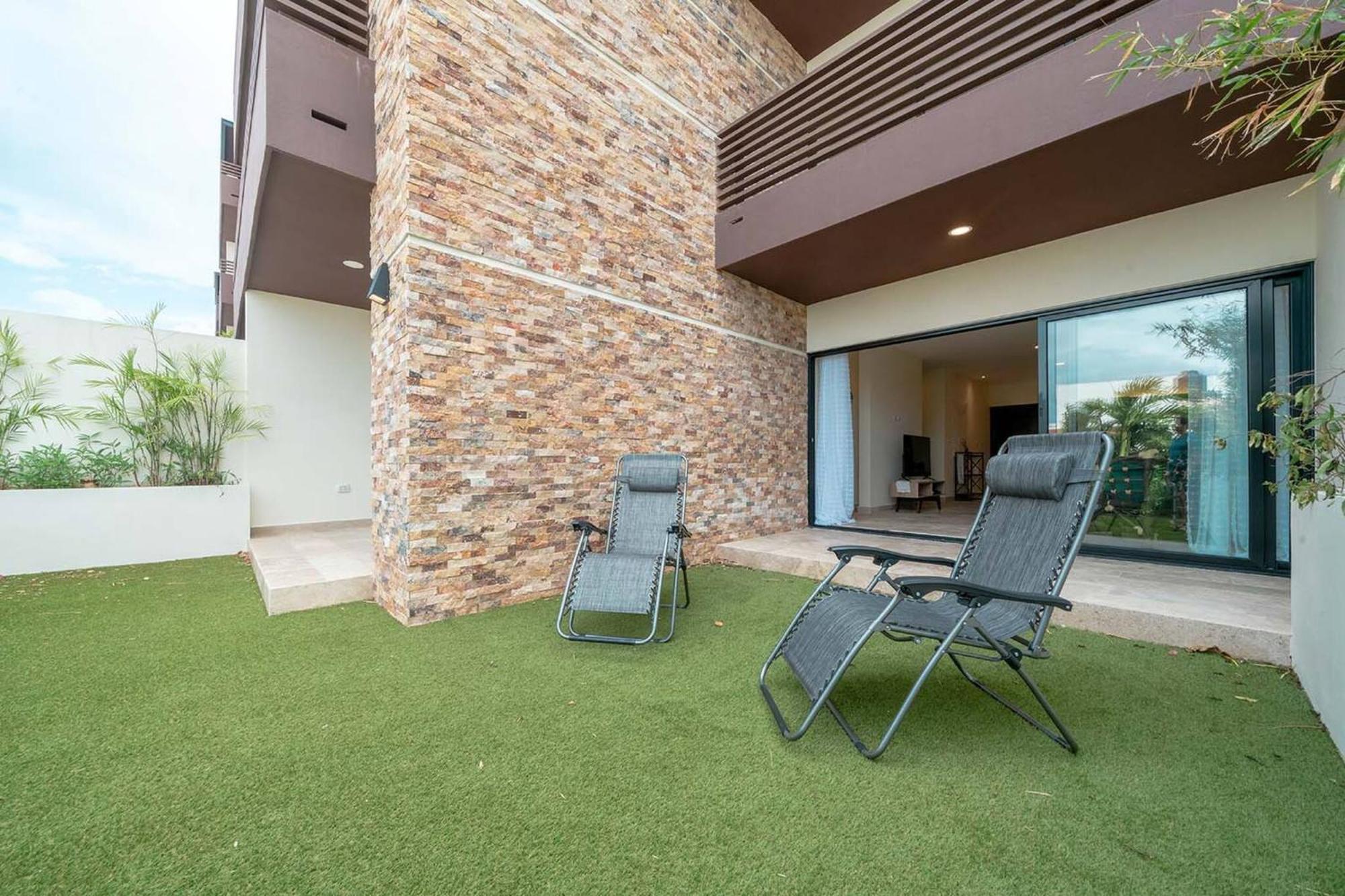 Apartamento Oasis - 2 Bedroom With Pool, Gym, Private Terrace - At Veranto Playa del Carmen