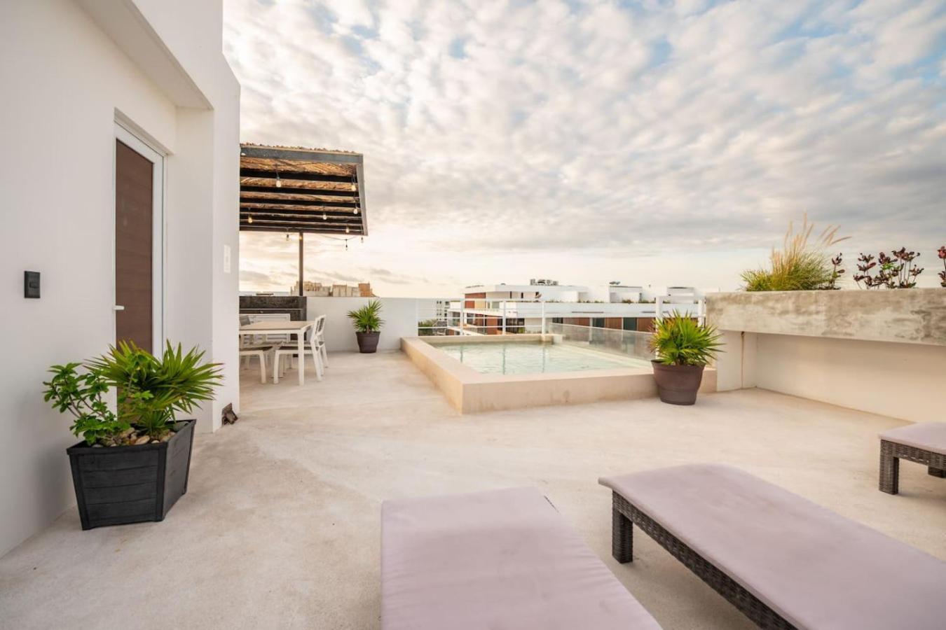 1 Bedroom W Rooftop Pool Walk To 5th Ave Сasa de vacaciones