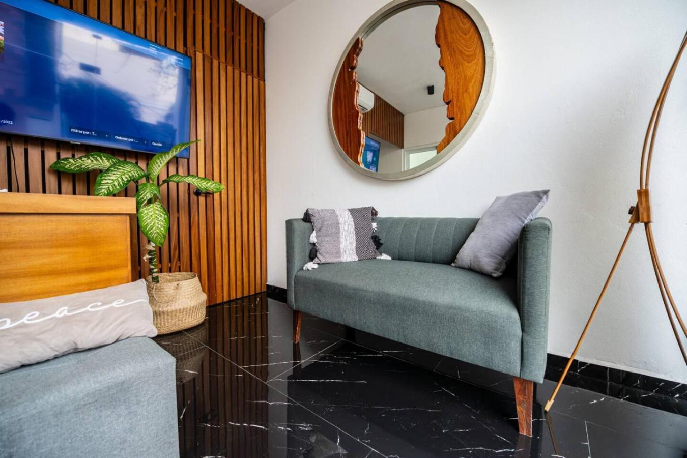 1 Bedroom W Rooftop Pool Walk To 5th Ave Сasa de vacaciones *