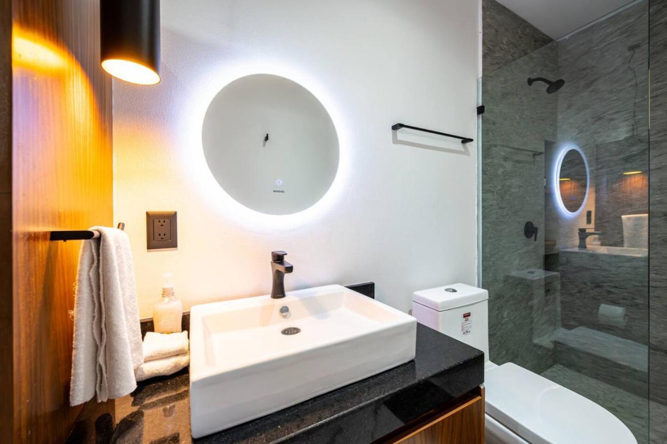 1 Bedroom W Rooftop Pool Walk To 5th Ave Playa del Carmen