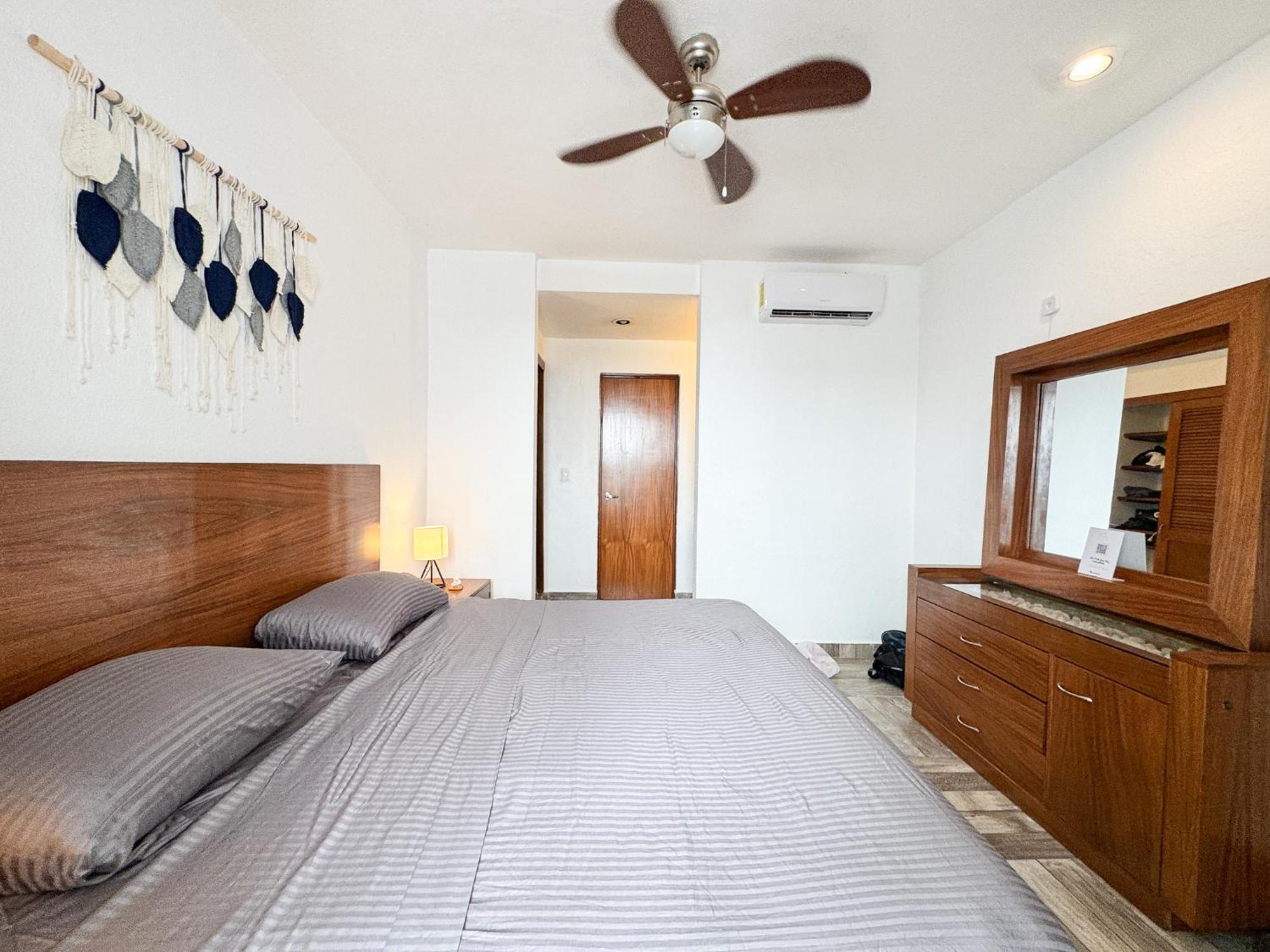 Modern 2br Apt-3 Baths-pool-wi-fi-steps To Apartment