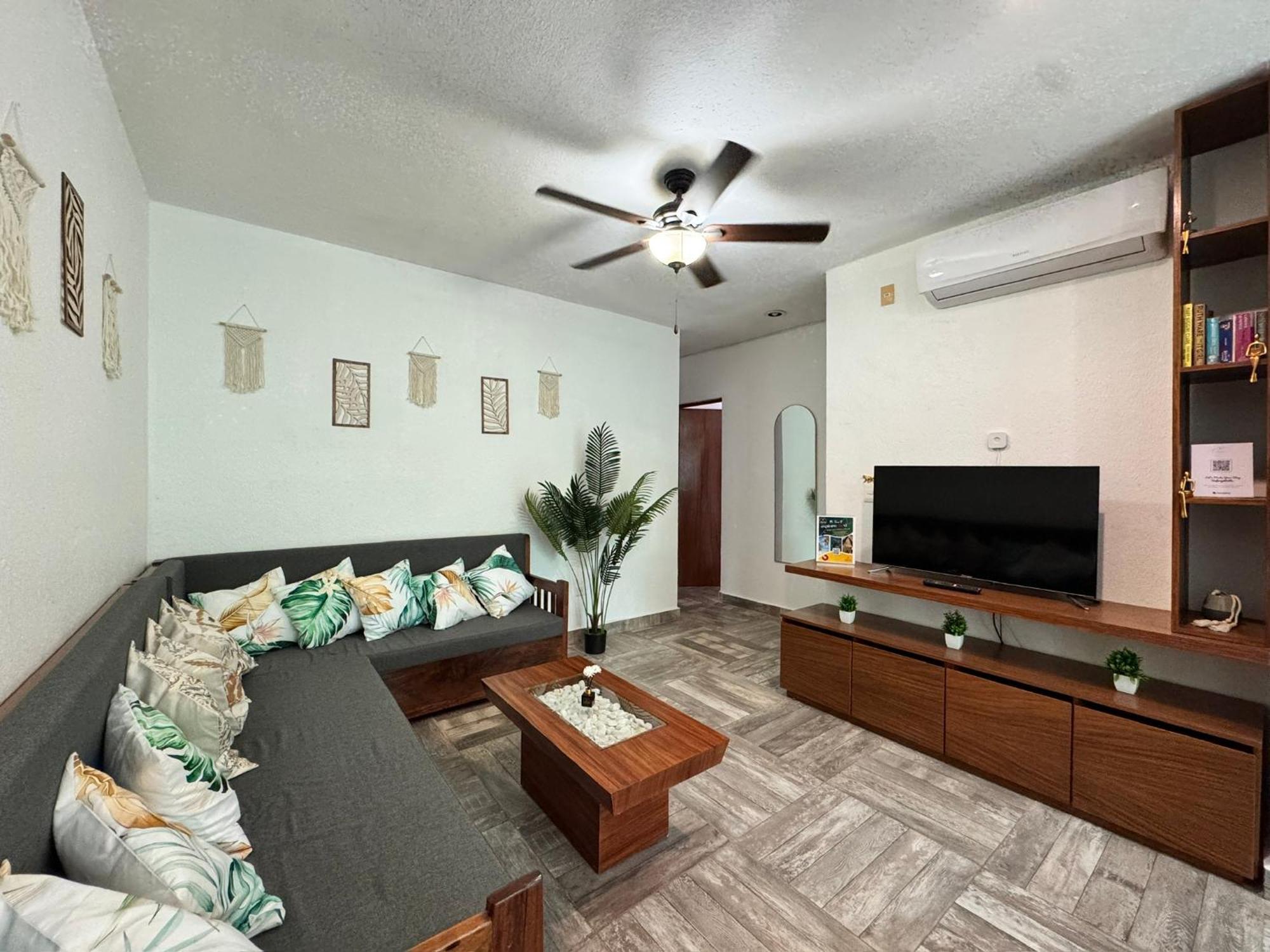 Modern 2br Apt-3 Baths-pool-wi-fi-steps To Apartment