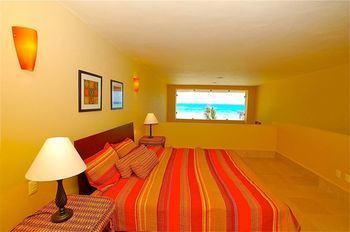 Hotel Ocean Plaza Condos