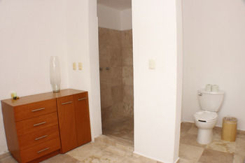 Hotel Ocean Plaza Condos Playa del Carmen