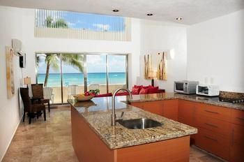 Hotel Ocean Plaza Condos