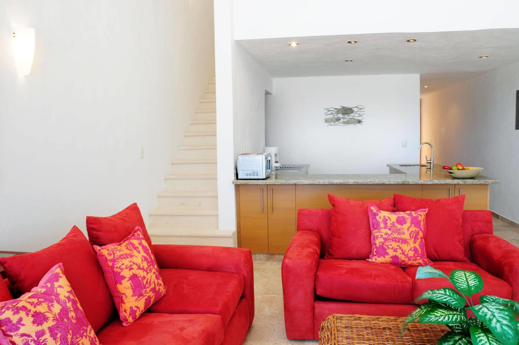 Hotel Ocean Plaza Condos Playa del Carmen
