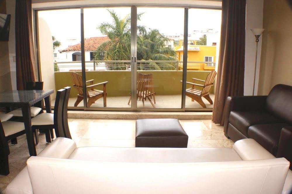 Ocean Plaza Condos 3*