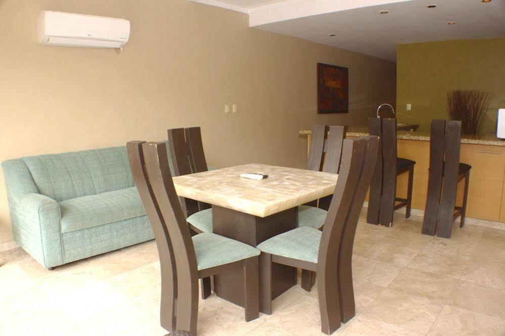Ocean Plaza Condos 3*
