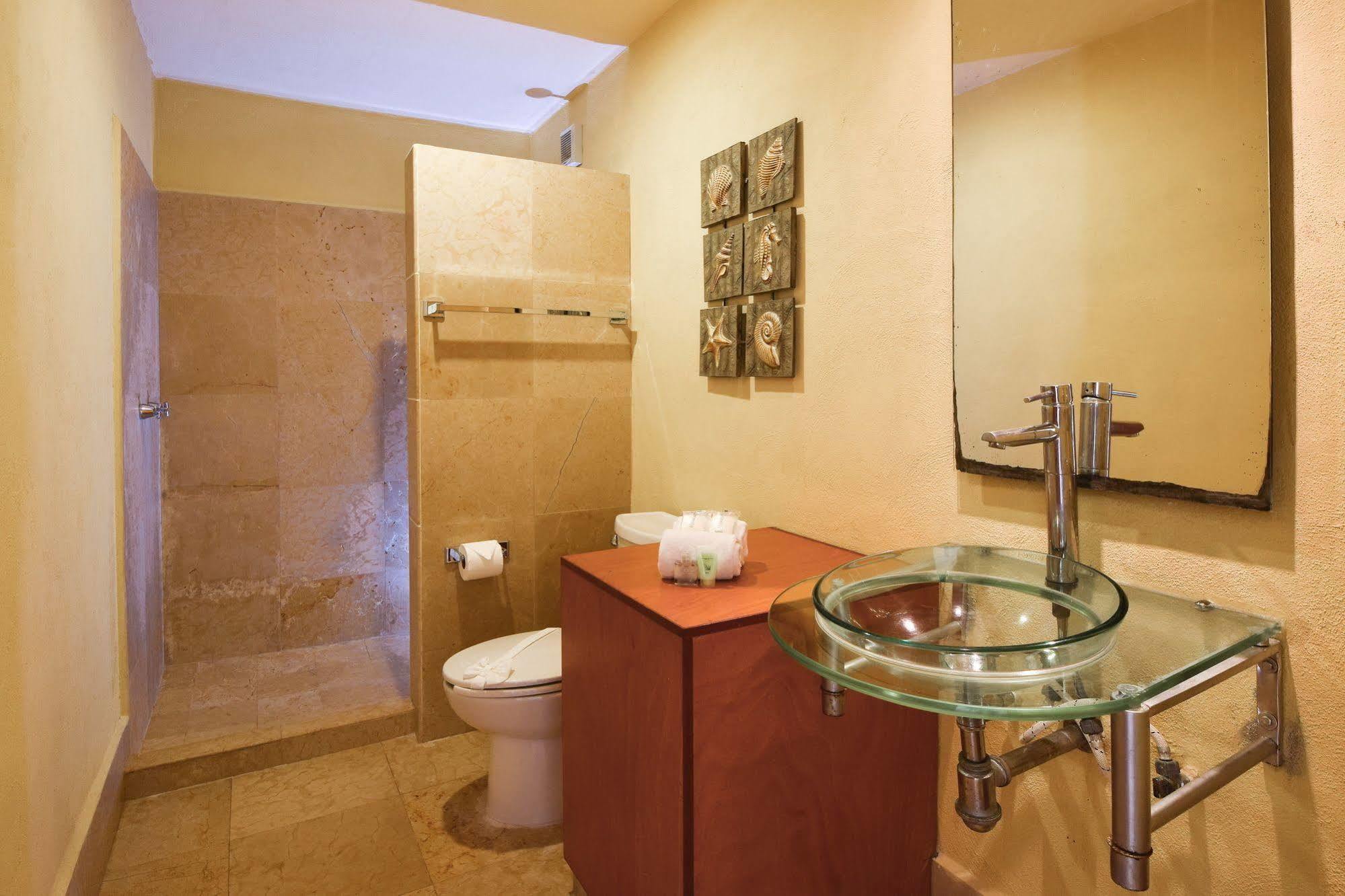 Ocean Plaza Condos Playa del Carmen