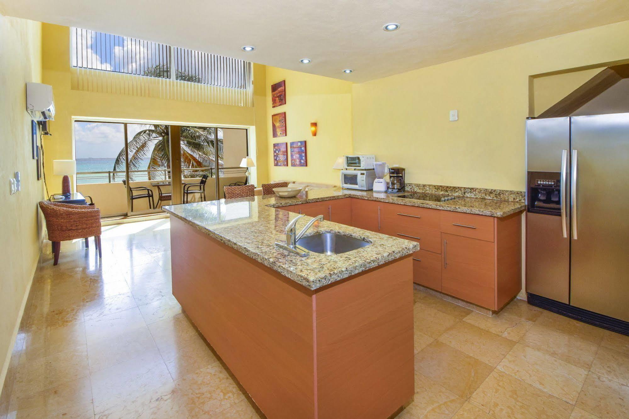 Ocean Plaza Condos Hotel Playa del Carmen