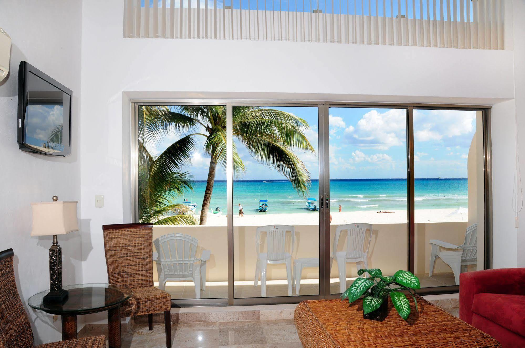 Ocean Plaza Condos Hotel 3*