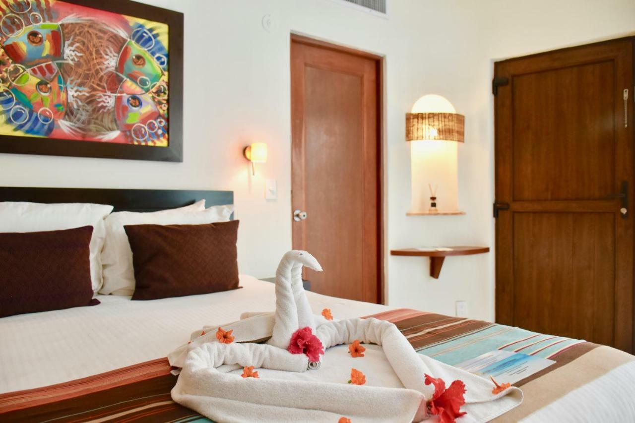 Khách sạn Playa Palms 4*