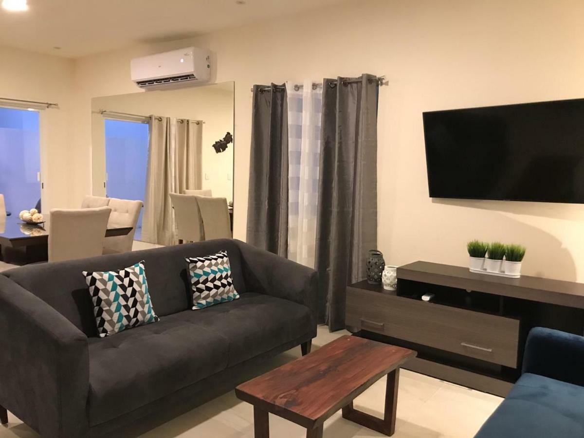 Beautiful 3 Br/3.5 Bath Home@selvanova Pousada